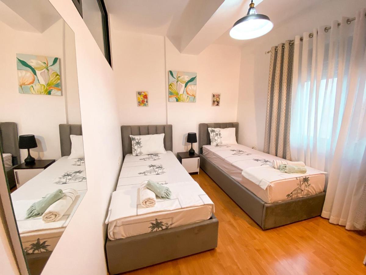 Tirana Views Apartment - Comfy & Spacious المظهر الخارجي الصورة